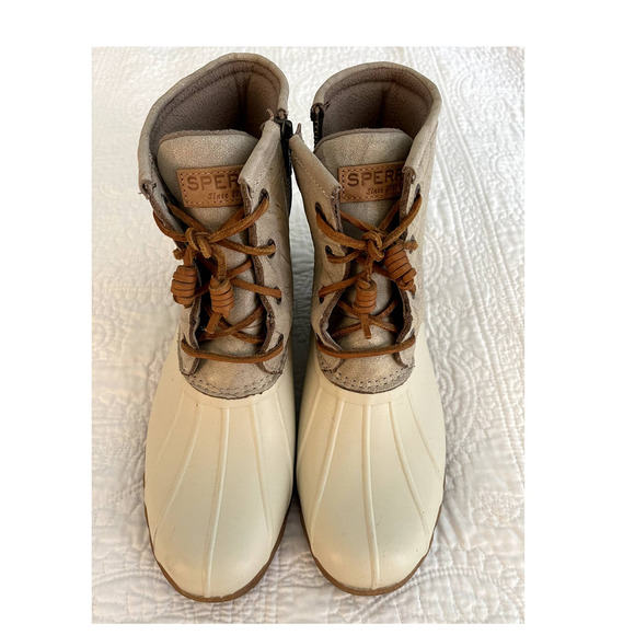 Sperry Shoes - Sperry Women's Saltwater Ivory Round Toe Lace Up Mid Calf Duck Boot.  Size 8 M